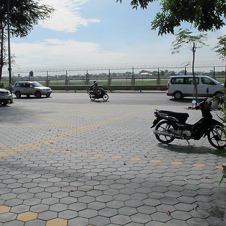 Golden Apple Hotel - Airport Phnom Penh Dış mekan fotoğraf