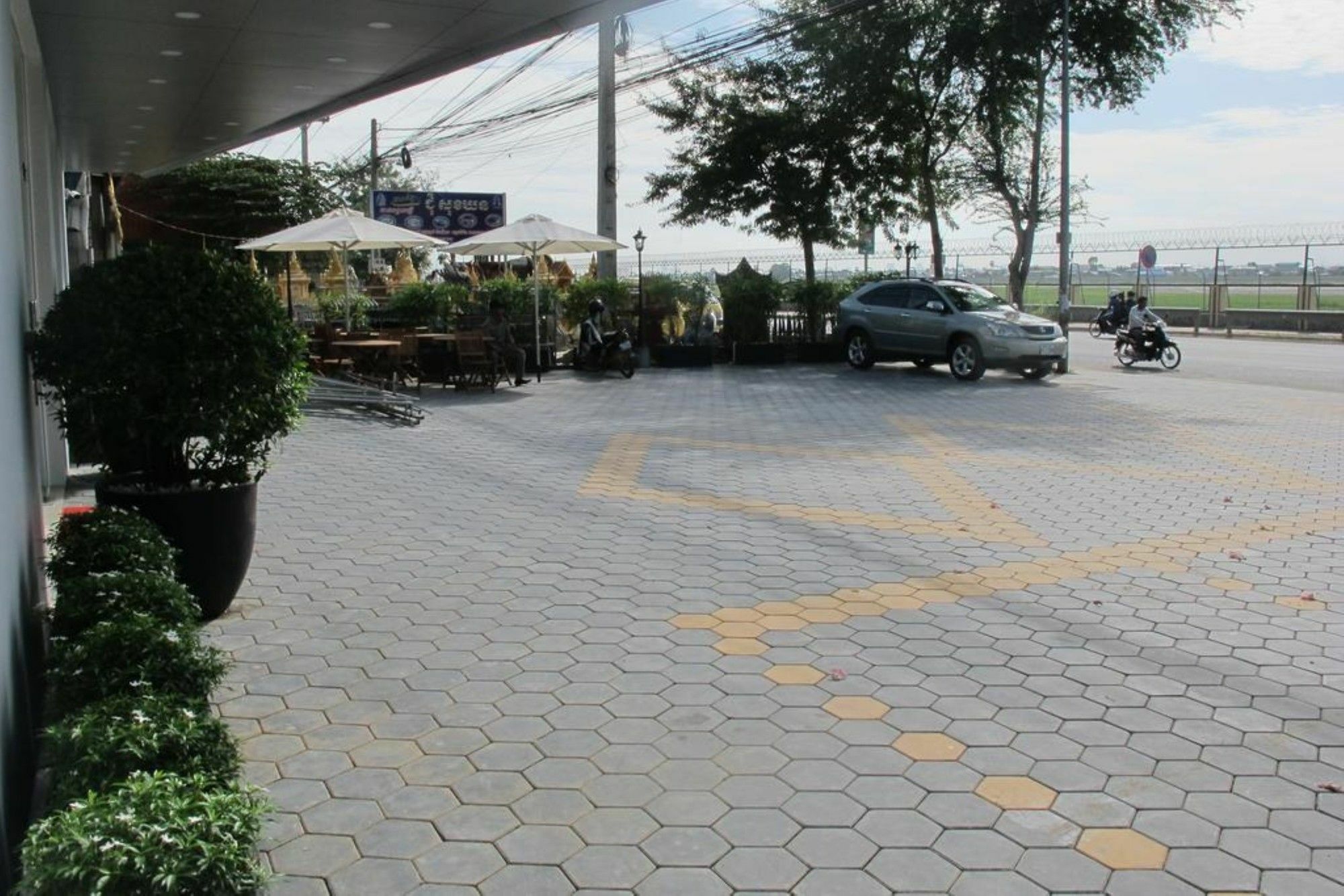 Golden Apple Hotel - Airport Phnom Penh Dış mekan fotoğraf